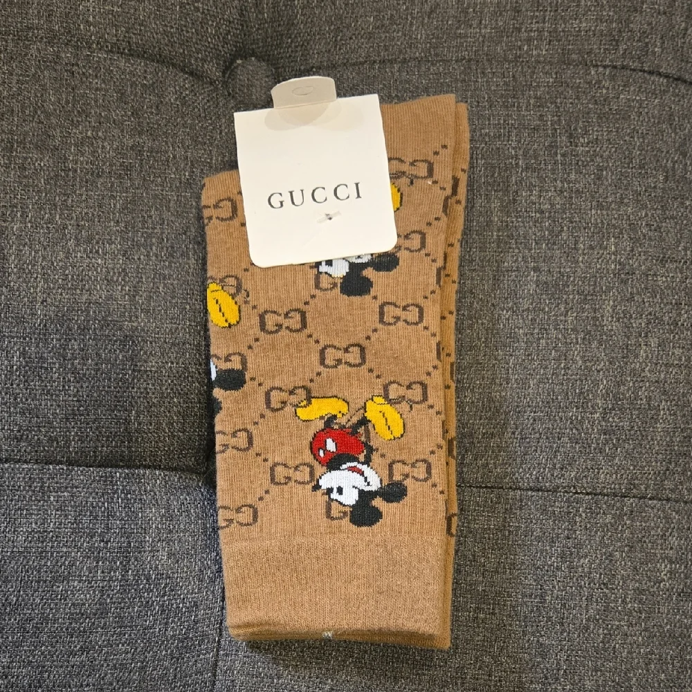 Gucci "LOGO" Tan Socks with Mickey Mouse Design - Picture 1 of 3